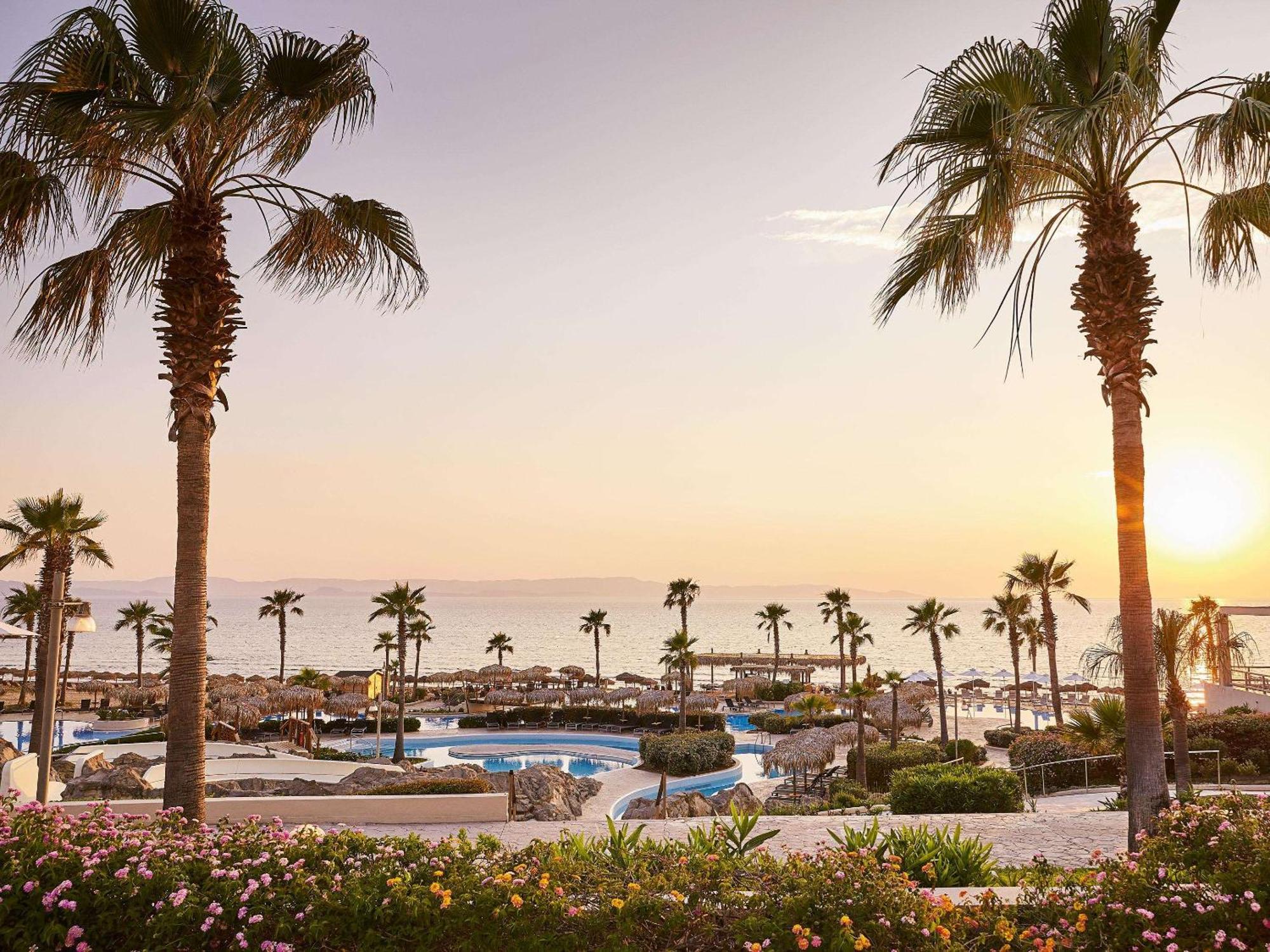 Grecotel Luxme Oasis At Riviera Olympia & Aqua Park Loutra Killinis Exterior foto